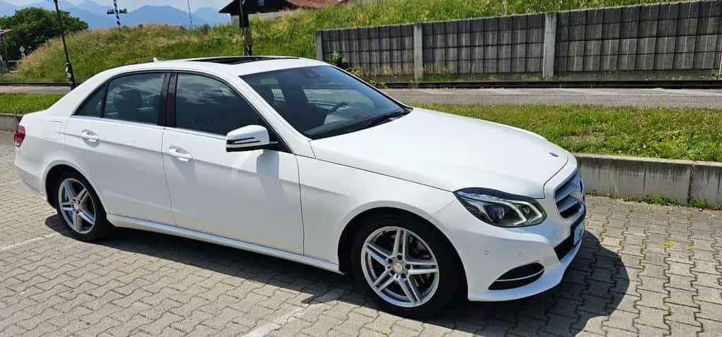 Mercedes-Benz E-Class 04/2016-photo-8