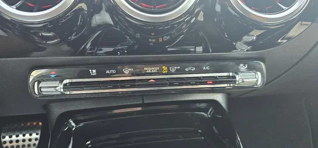 Mercedes-Benz A-Class 35 AMG*4Matic*PANO*MBUX*NAVI*Kamera*MegaVoll* 07/2019-photo-40
