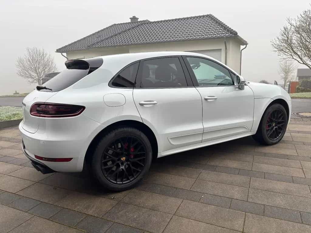Porsche Macan GTS Approved Bremsen neu ACC AHK Kamera 01/2018-photo-3