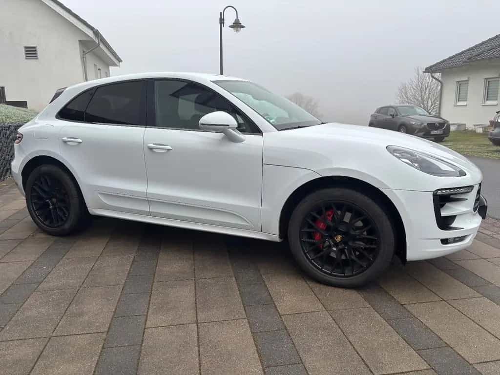 Porsche Macan GTS Approved Bremsen neu ACC AHK Kamera 01/2018-photo-5
