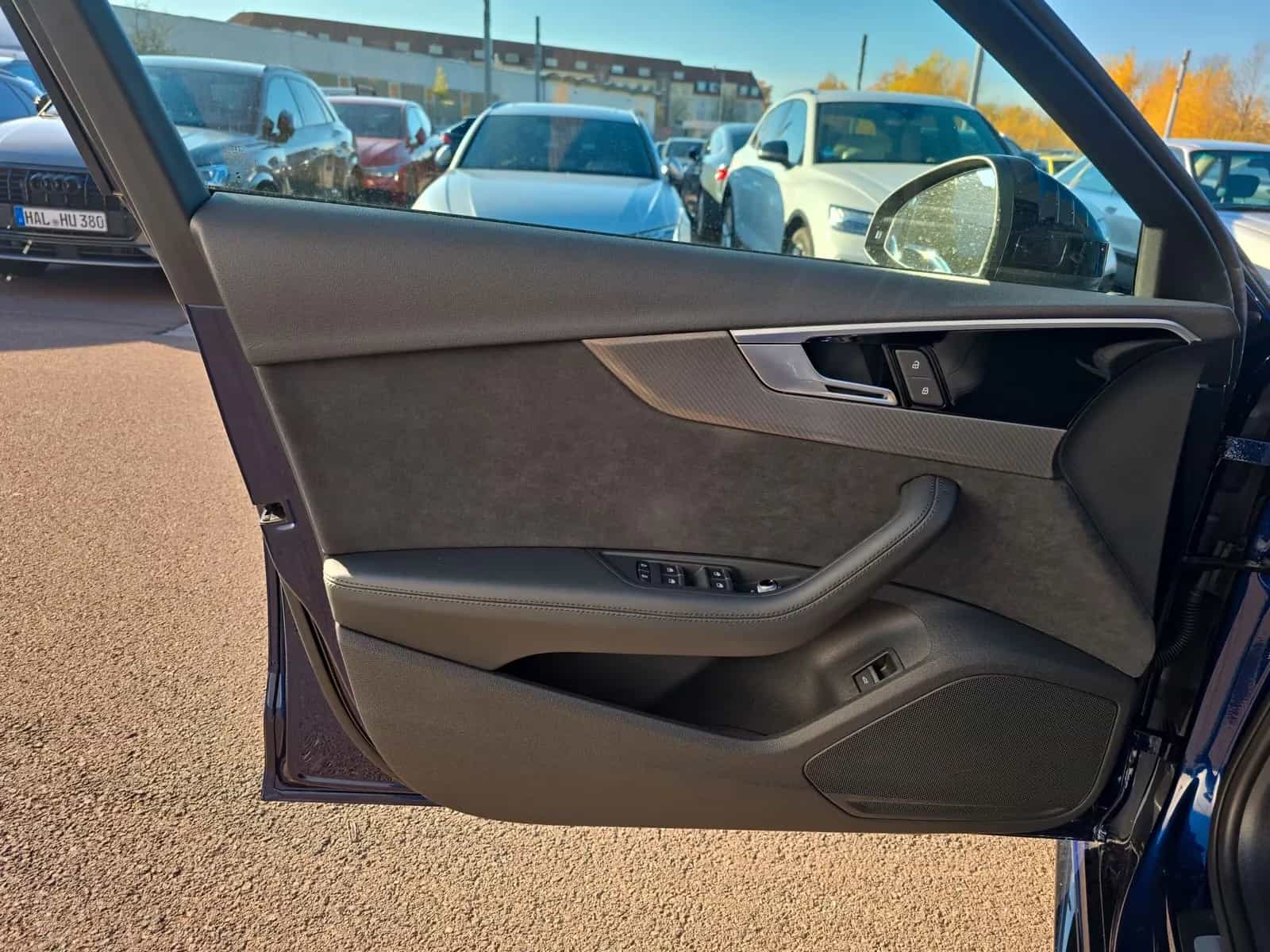Audi RS4 12/2023-photo-11