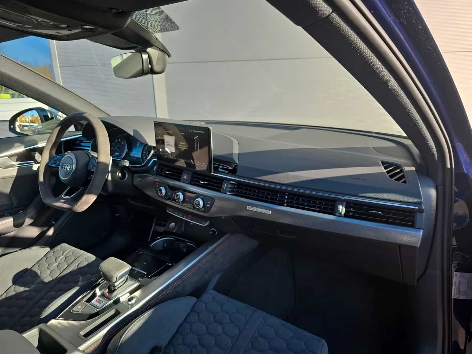 Audi RS4 12/2023-photo-12