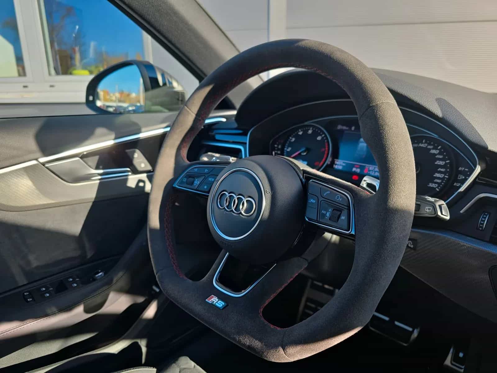 Audi RS4 12/2023-photo-13