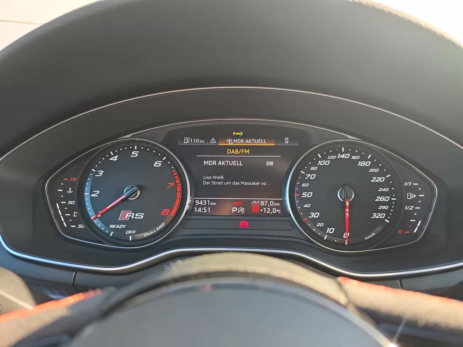 Audi RS4 12/2023-photo-16