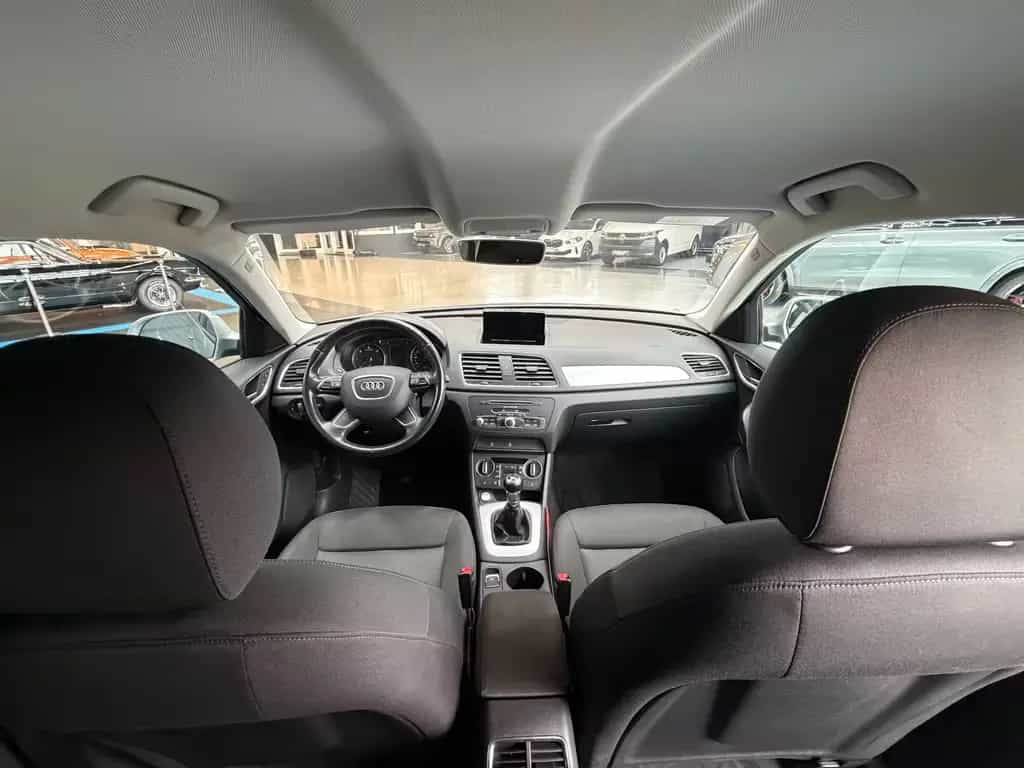 Audi Q3 2.0TDI XenonPlus + Navi + schw.AHK + 1-Hand 11/2015-photo-13