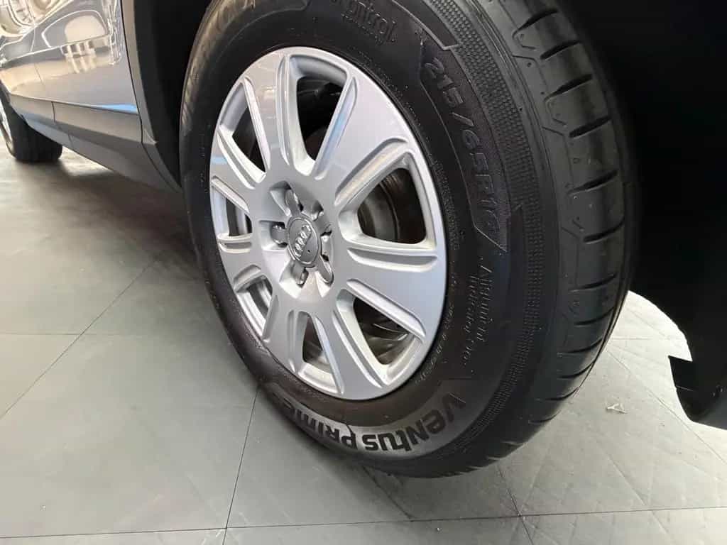 Audi Q3 2.0TDI XenonPlus + Navi + schw.AHK + 1-Hand 11/2015-photo-18