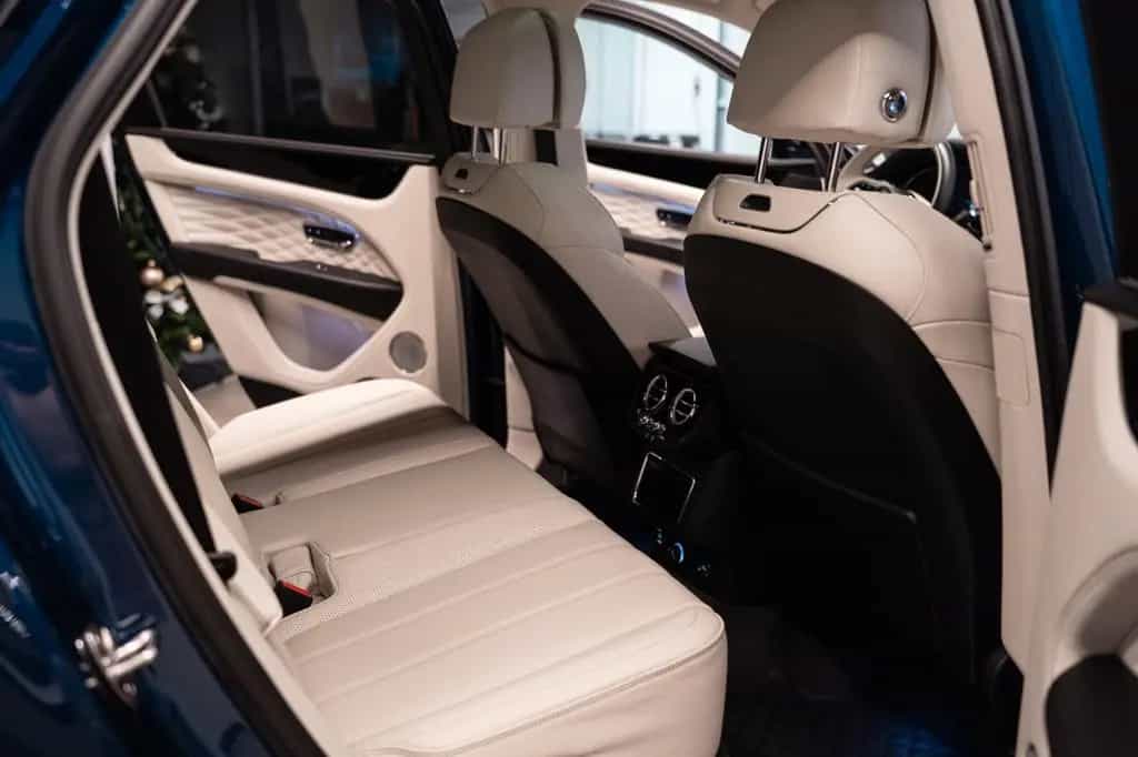 Bentley Bentayga 4.0 V8 Azure 4WD Autom. 06/2024-photo-12