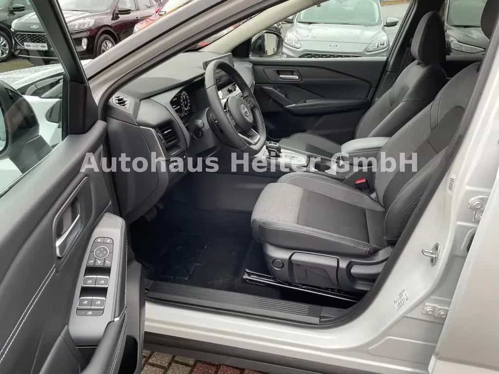 Nissan Qashqai 1.3 MHEV N-Connecta / 360°+HUD 06/2025-photo-16