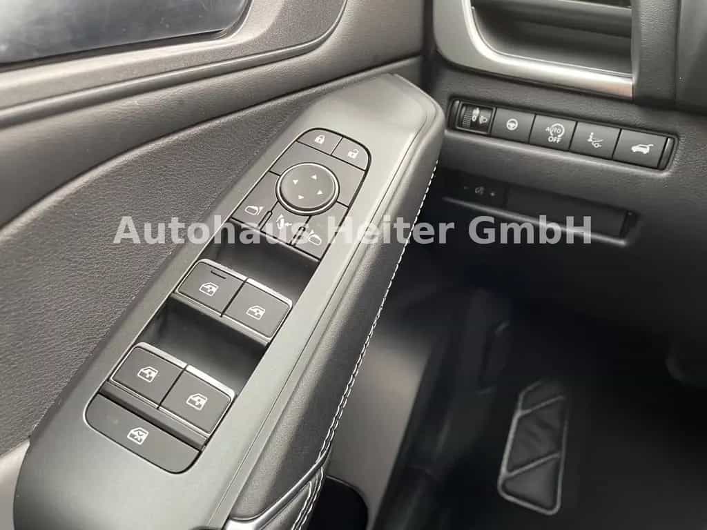Nissan Qashqai 1.3 MHEV N-Connecta / 360°+HUD 06/2025-photo-17