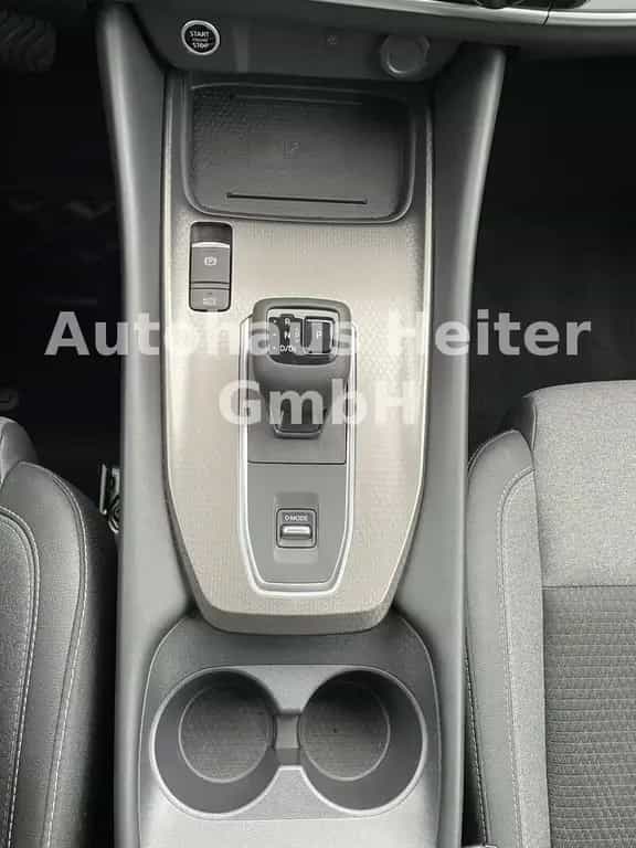 Nissan Qashqai 1.3 MHEV N-Connecta / 360°+HUD 06/2025-photo-28