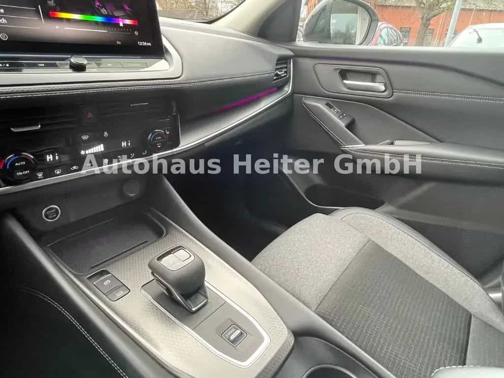 Nissan Qashqai 1.3 MHEV N-Connecta / 360°+HUD 06/2025-photo-29