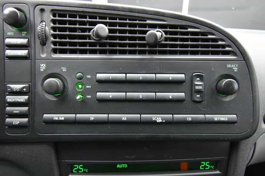 Saab 9-3 Lim. 1.8 T Linear 2-Zonen Klima CD 06/2005-photo-29