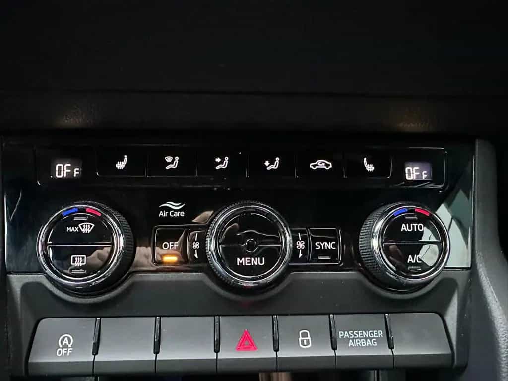 Skoda Karoq 2.0 TSI Sportline 4x4 ACC LED KAMERA AHK 01/2022-photo-22