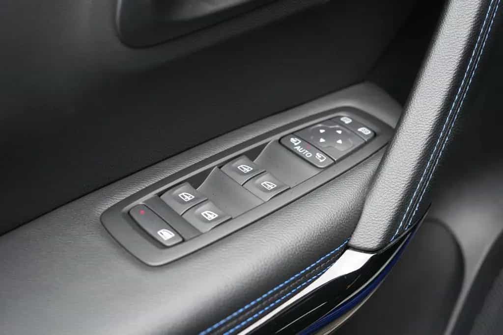 Renault Kadjar TCe 140 EDC Automatik Limited Deluxe sehr 04/2019-photo-24