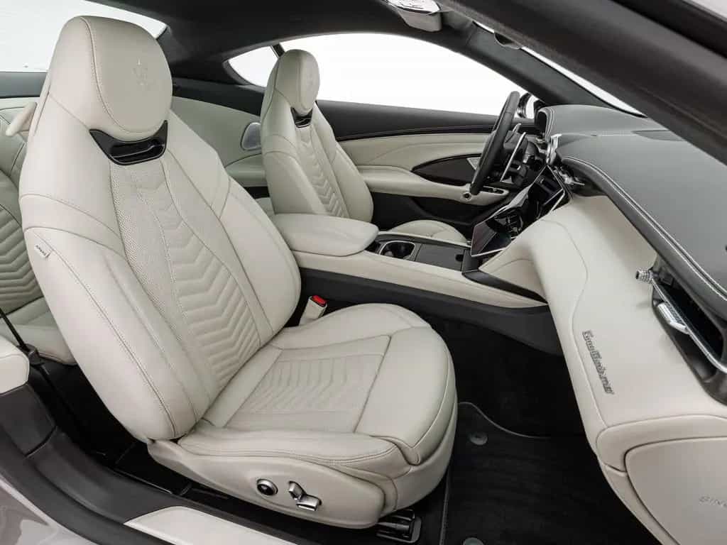Maserati Granturismo Modena SITZBELÜFTUNG + FUORISERIE IN null-photo-17