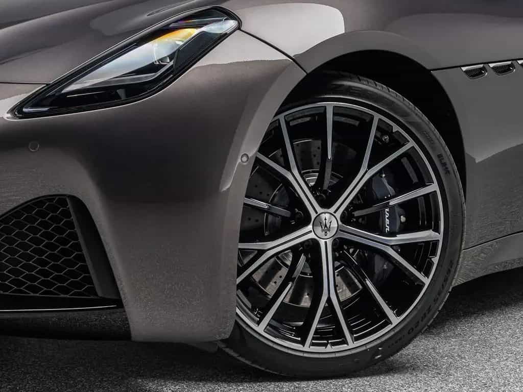 Maserati Granturismo Modena SITZBELÜFTUNG + FUORISERIE IN null-photo-22