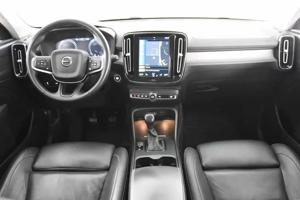 Volvo XC40 T3 Inscription *1.Hand*Leder*Navi*AHK* 09/2021-photo-1