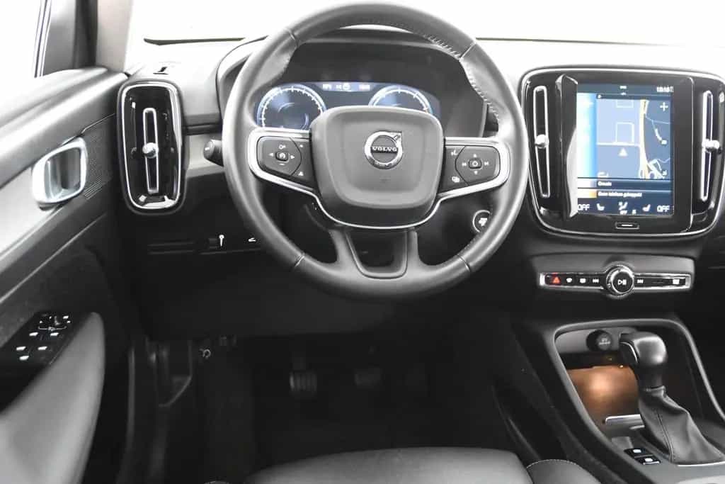 Volvo XC40 T3 Inscription *1.Hand*Leder*Navi*AHK* 09/2021-photo-10