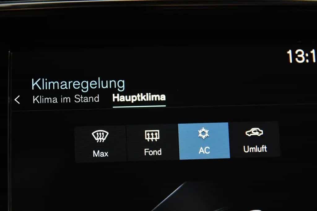 Volvo XC40 T3 Inscription *1.Hand*Leder*Navi*AHK* 09/2021-photo-15