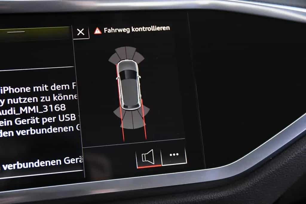 Audi Q3 35 TDI S tronic *1.Hand*Leder*Navi*SHZ*EHK* 04/2021-photo-17