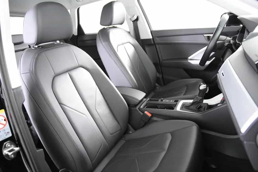 Audi Q3 35 TDI S tronic *1.Hand*Leder*Navi*SHZ*EHK* 04/2021-photo-2