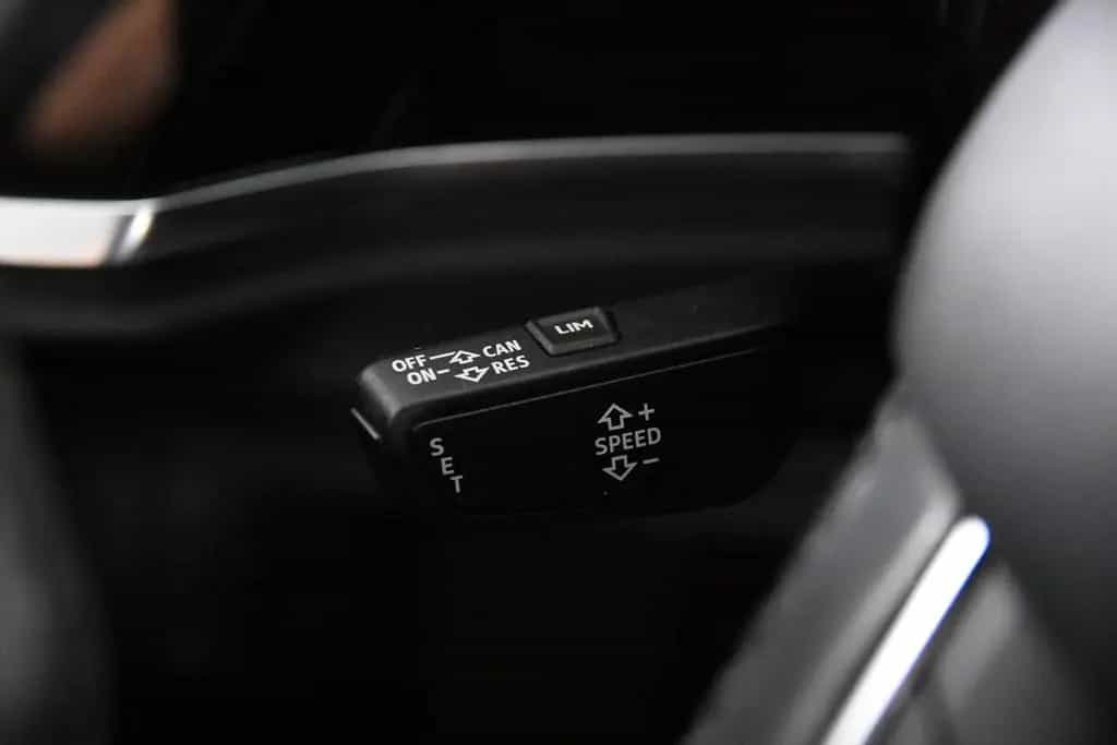 Audi Q3 35 TDI S tronic *1.Hand*Leder*Navi*SHZ*EHK* 04/2021-photo-20