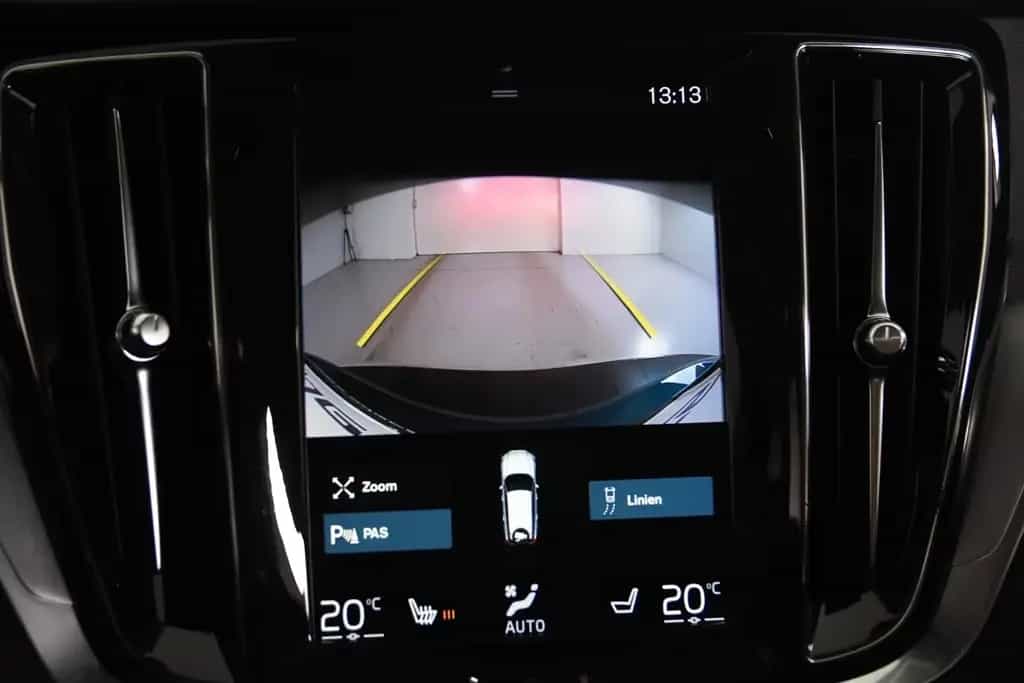 Volvo V60 B3 Momentum *1.Hand*Pano.*SHZ*Navi* 08/2021-photo-17