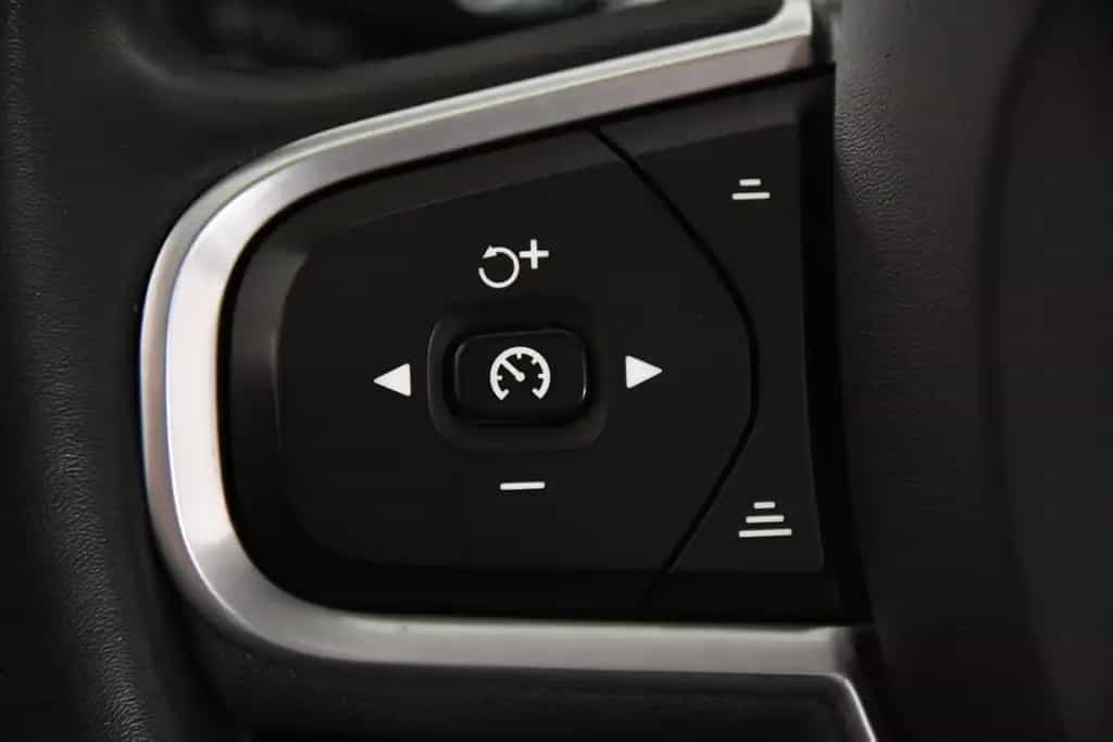 Volvo V60 B3 Momentum *1.Hand*Pano.*SHZ*Navi* 08/2021-photo-18