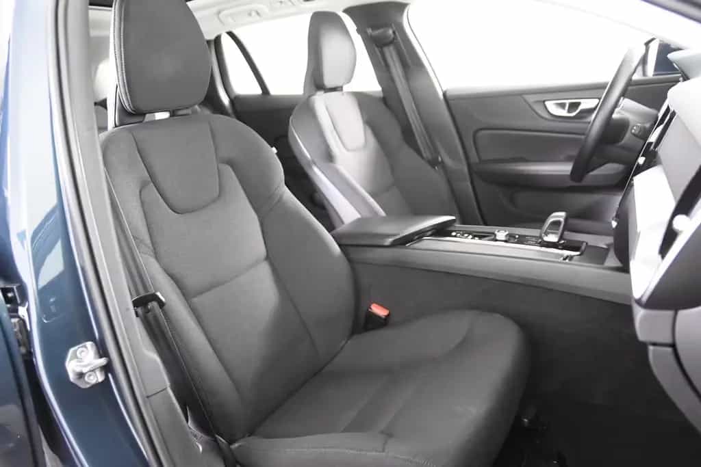 Volvo V60 B3 Momentum *1.Hand*Pano.*SHZ*Navi* 08/2021-photo-2