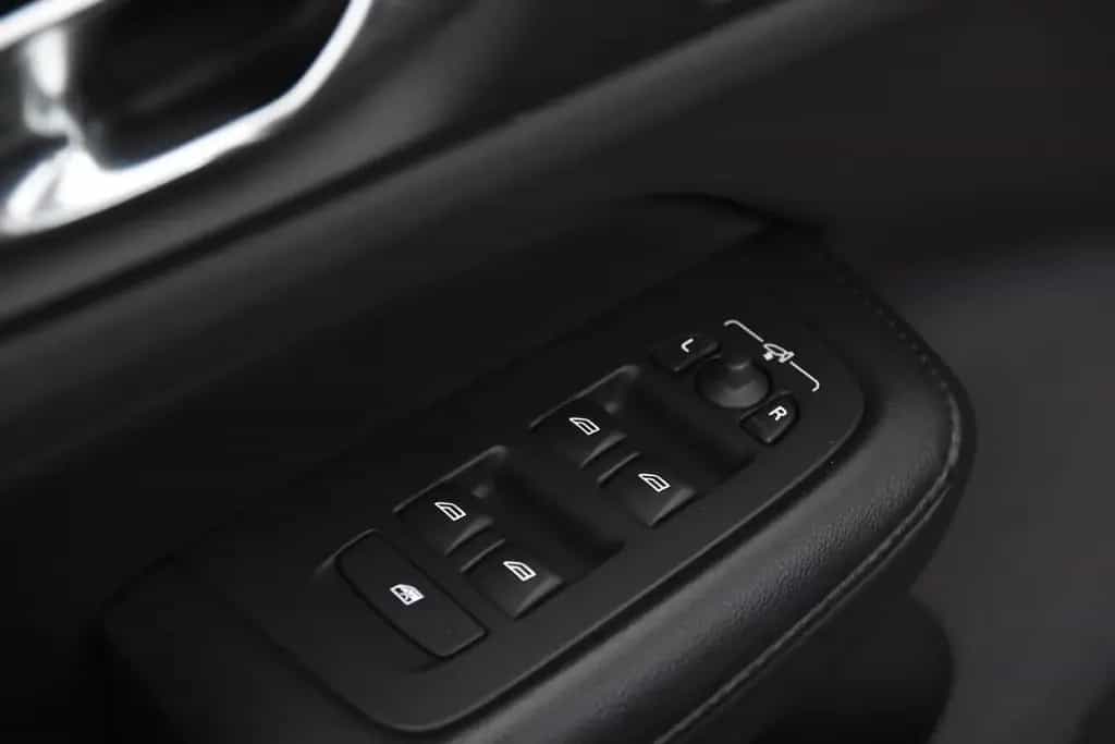 Volvo V60 B3 Momentum *1.Hand*Pano.*SHZ*Navi* 08/2021-photo-20
