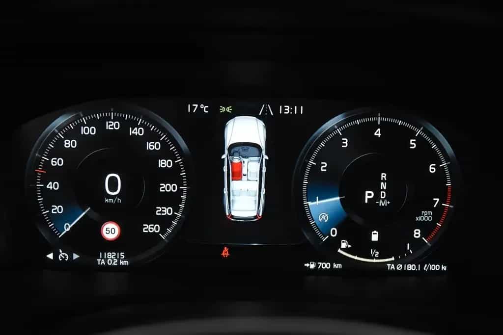 Volvo V60 B3 Momentum *1.Hand*Pano.*SHZ*Navi* 08/2021-photo-21