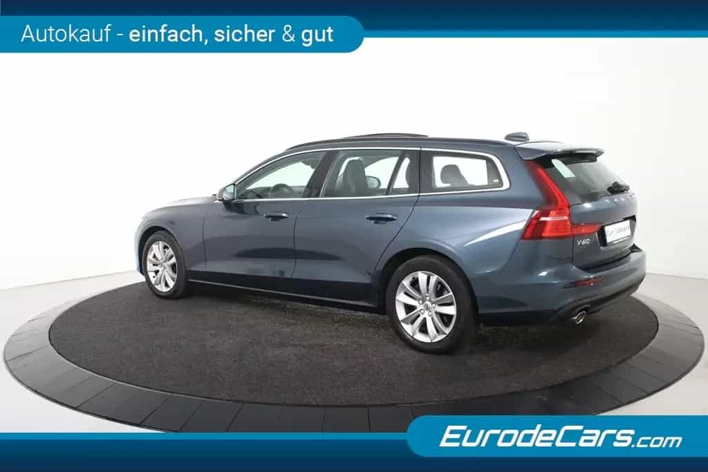 Volvo V60 B3 Momentum *1.Hand*Pano.*SHZ*Navi* 08/2021-photo-24