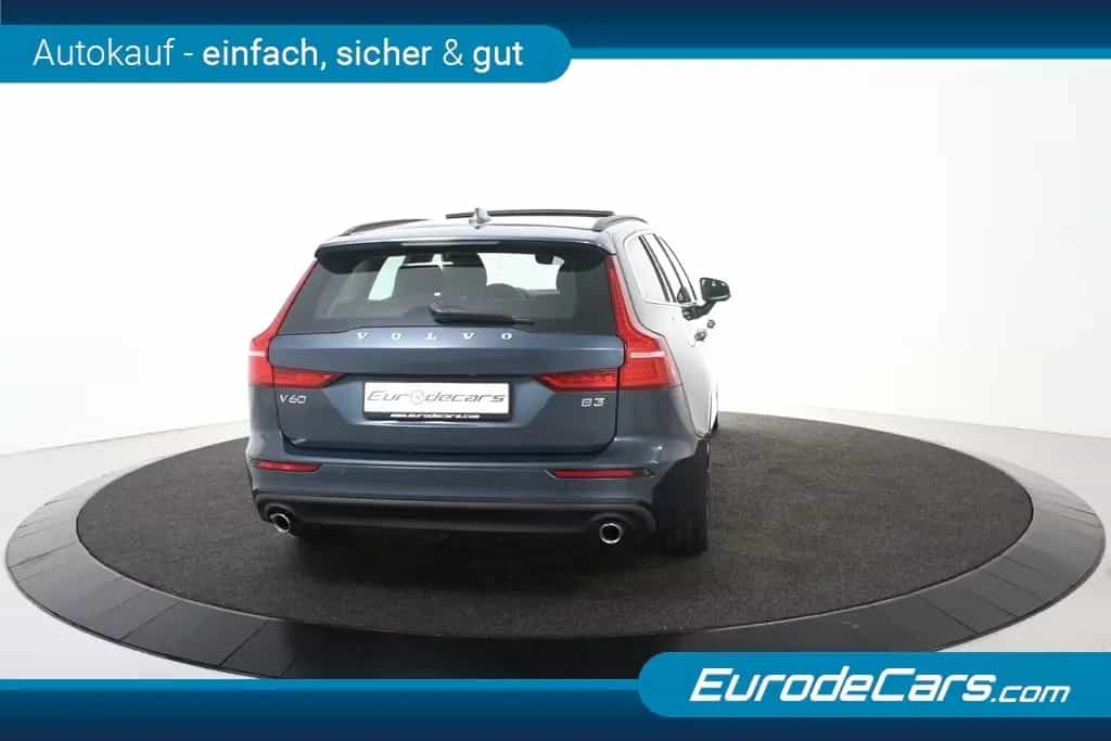 Volvo V60 B3 Momentum *1.Hand*Pano.*SHZ*Navi* 08/2021-photo-25
