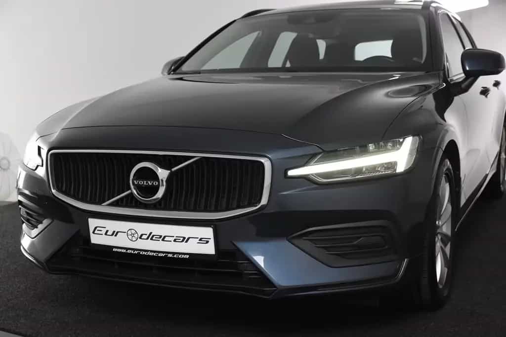 Volvo V60 B3 Momentum *1.Hand*Pano.*SHZ*Navi* 08/2021-photo-29
