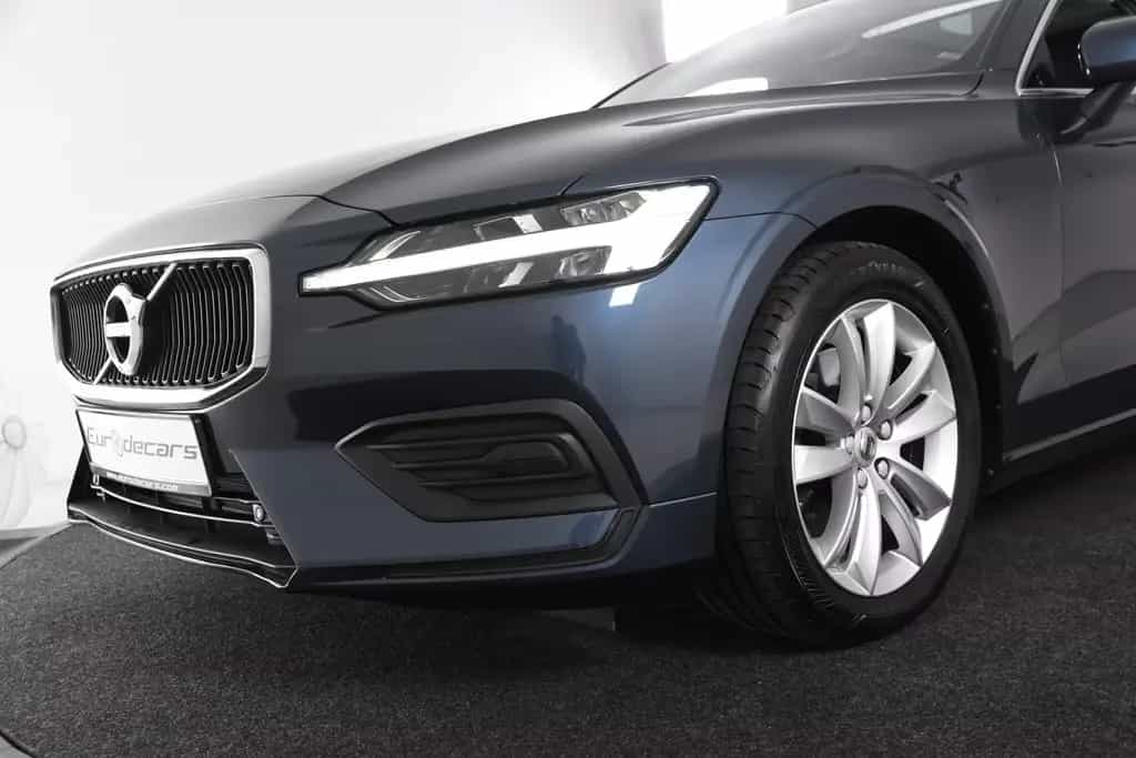 Volvo V60 B3 Momentum *1.Hand*Pano.*SHZ*Navi* 08/2021-photo-30