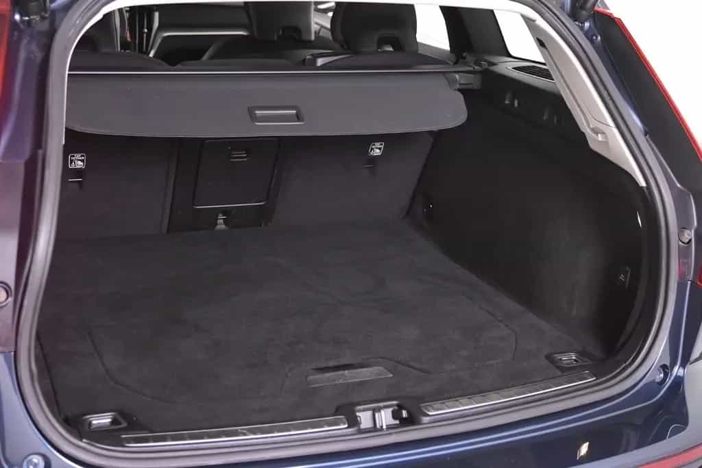 Volvo V60 B3 Momentum *1.Hand*Pano.*SHZ*Navi* 08/2021-photo-33