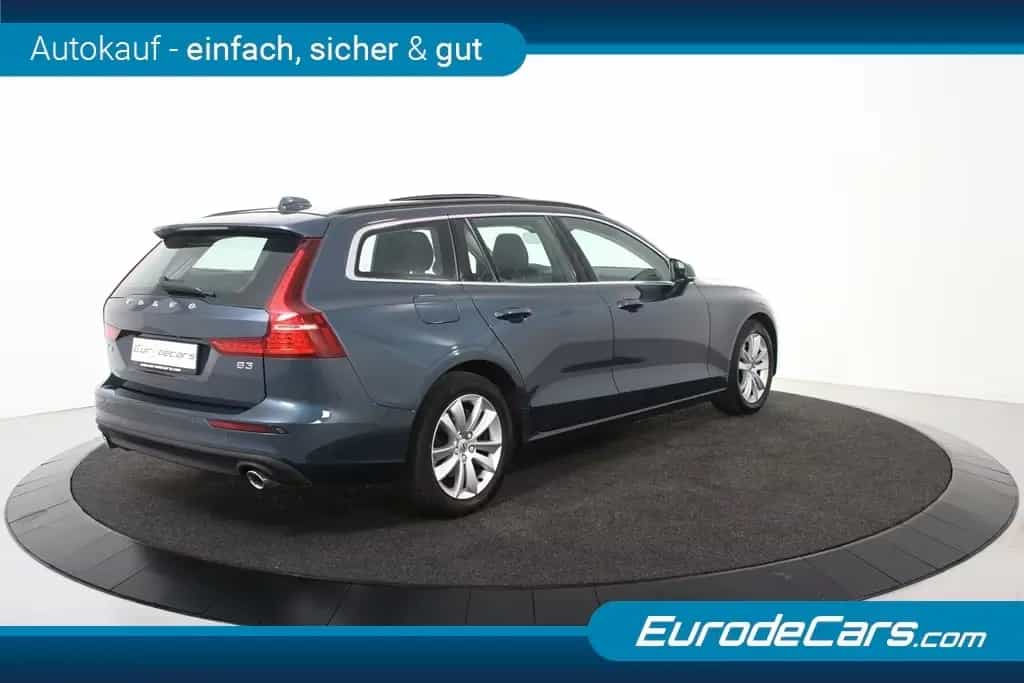 Volvo V60 B3 Momentum *1.Hand*Pano.*SHZ*Navi* 08/2021-photo-6