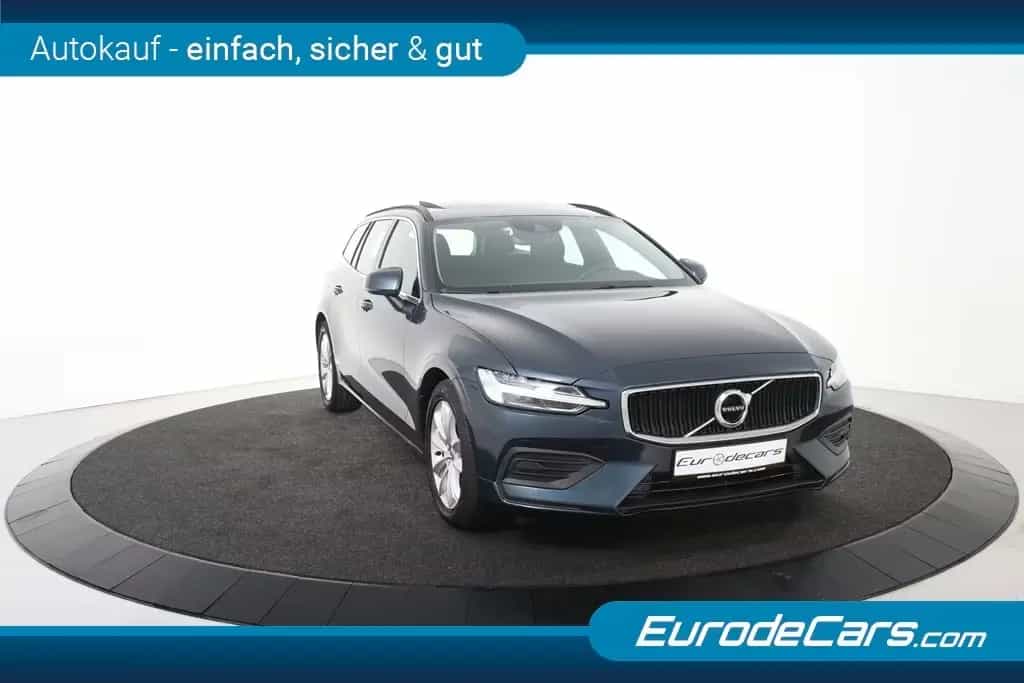 Volvo V60 B3 Momentum *1.Hand*Pano.*SHZ*Navi* 08/2021-photo-7