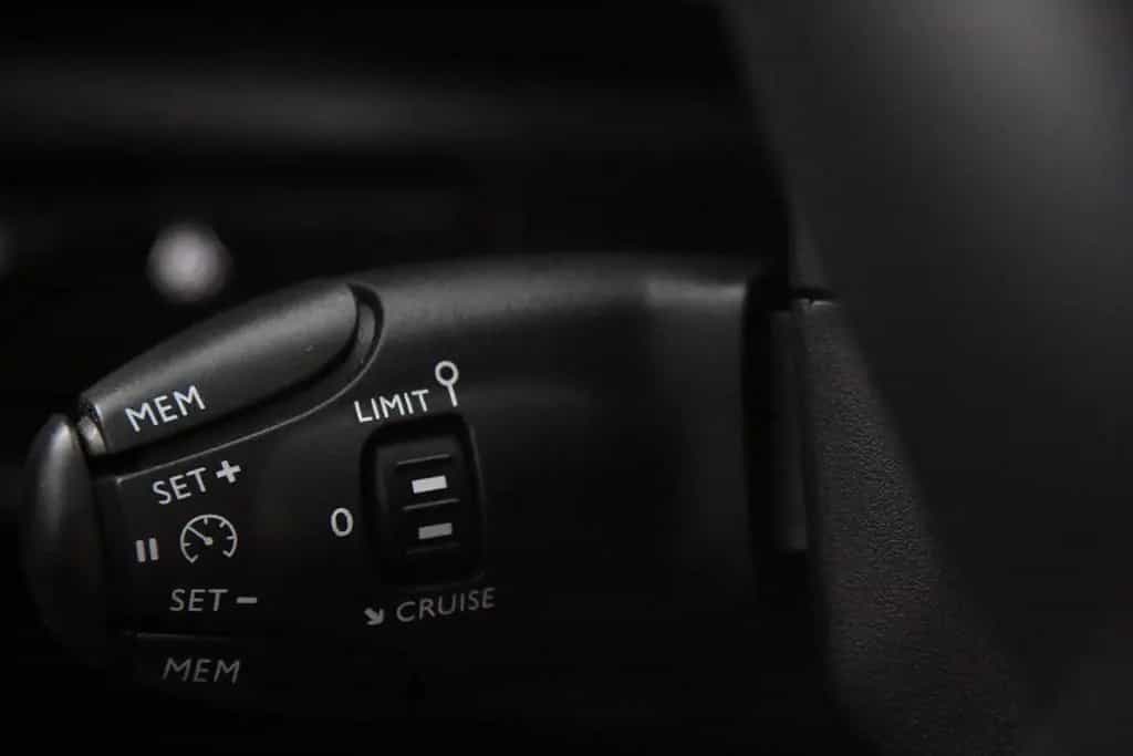 Citroën C5 Aircross FEEL *1.Hand*Leder*Navi*Kamera* 08/2021-photo-9