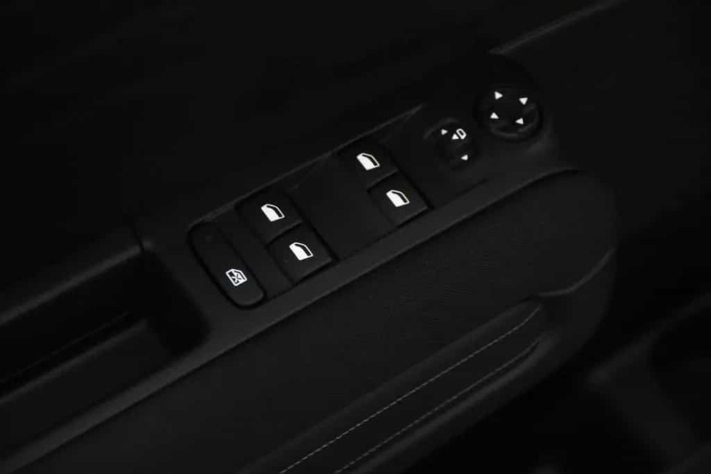 Citroën C3 Aircross Shine *1.Hand*Navi*T-Leder*DAB* 06/2022-photo-13