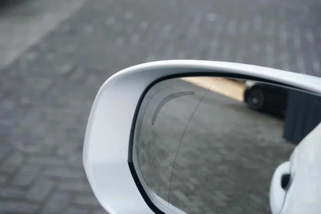 Volvo XC60 R-Design AWD 360° SHZ AHK LED NAV Harman/Ka 07/2018-photo-14
