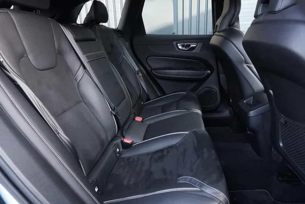 Volvo XC60 R-Design AWD 360° SHZ AHK LED NAV Harman/Ka 07/2018-photo-16
