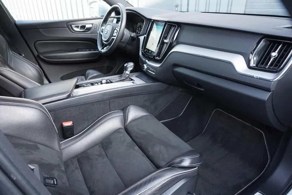 Volvo XC60 R-Design AWD 360° SHZ AHK LED NAV Harman/Ka 07/2018-photo-17