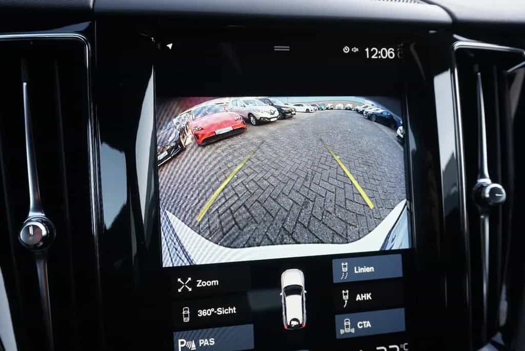 Volvo XC60 R-Design AWD 360° SHZ AHK LED NAV Harman/Ka 07/2018-photo-22