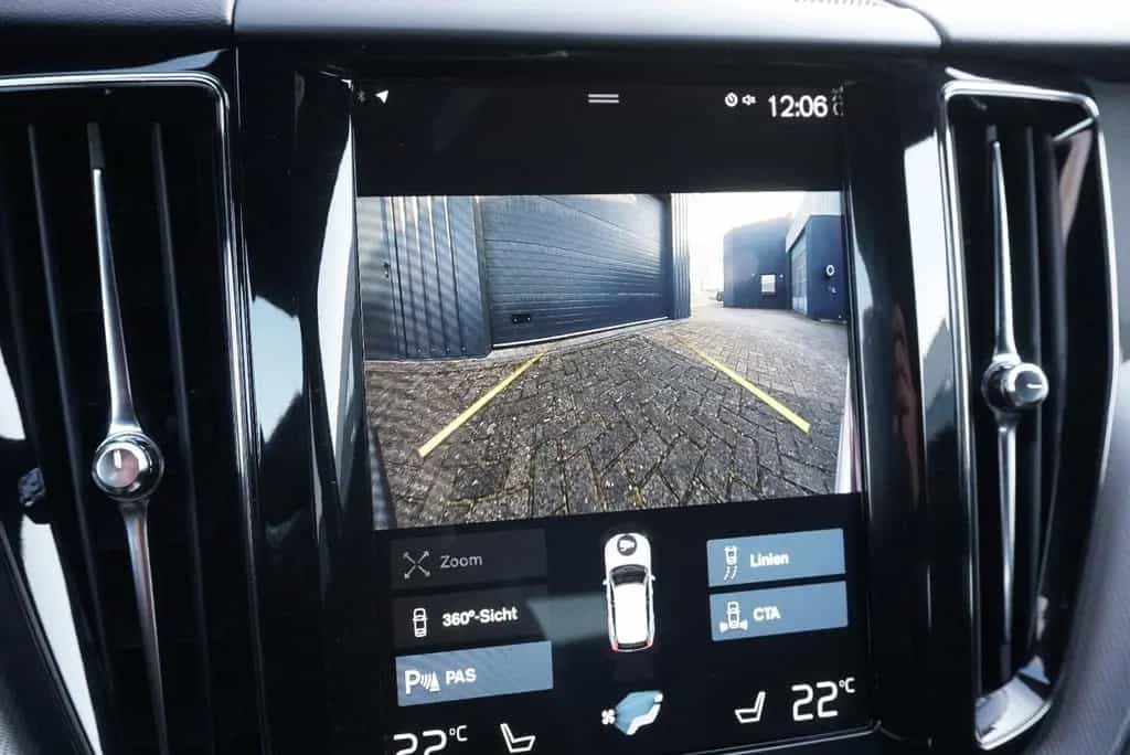 Volvo XC60 R-Design AWD 360° SHZ AHK LED NAV Harman/Ka 07/2018-photo-23