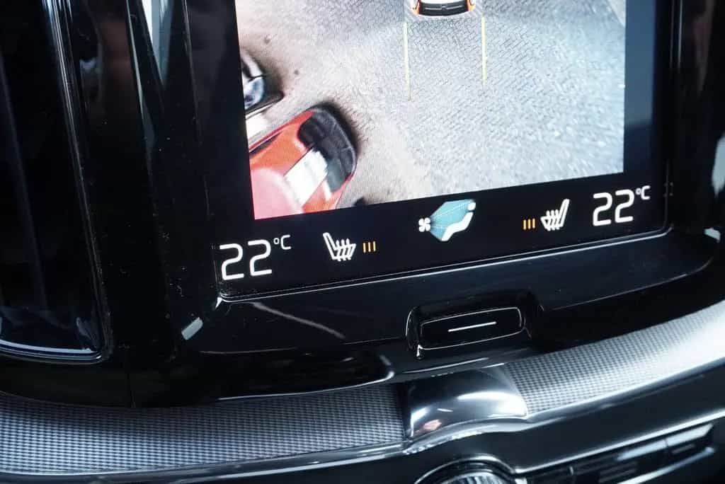 Volvo XC60 R-Design AWD 360° SHZ AHK LED NAV Harman/Ka 07/2018-photo-24