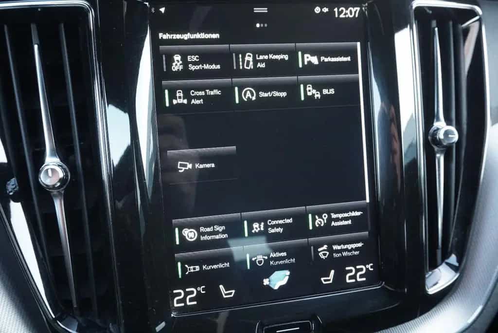 Volvo XC60 R-Design AWD 360° SHZ AHK LED NAV Harman/Ka 07/2018-photo-26