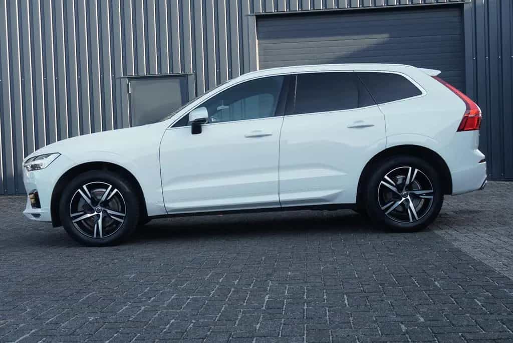 Volvo XC60 R-Design AWD 360° SHZ AHK LED NAV Harman/Ka 07/2018-photo-3