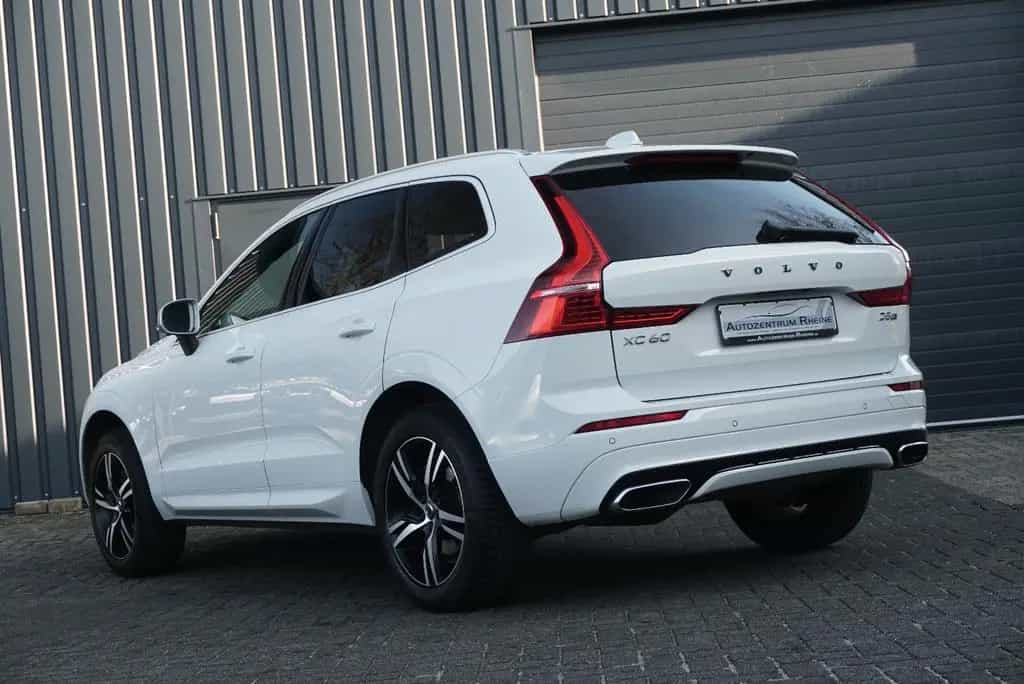 Volvo XC60 R-Design AWD 360° SHZ AHK LED NAV Harman/Ka 07/2018-photo-4