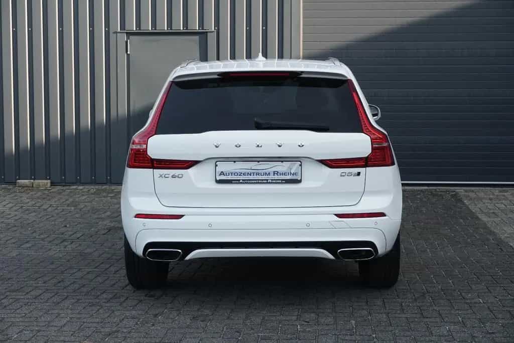 Volvo XC60 R-Design AWD 360° SHZ AHK LED NAV Harman/Ka 07/2018-photo-5